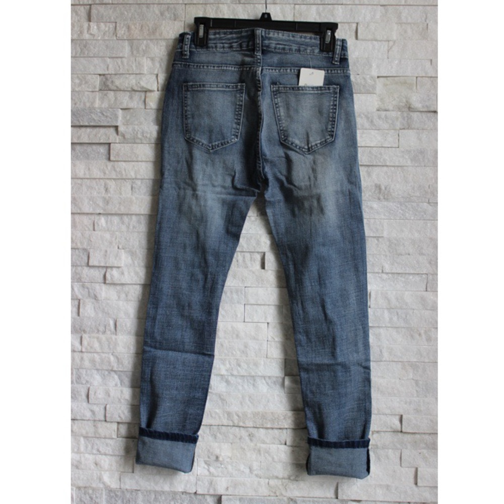 Distressed Skinny Jeans - Picture 3 of 5